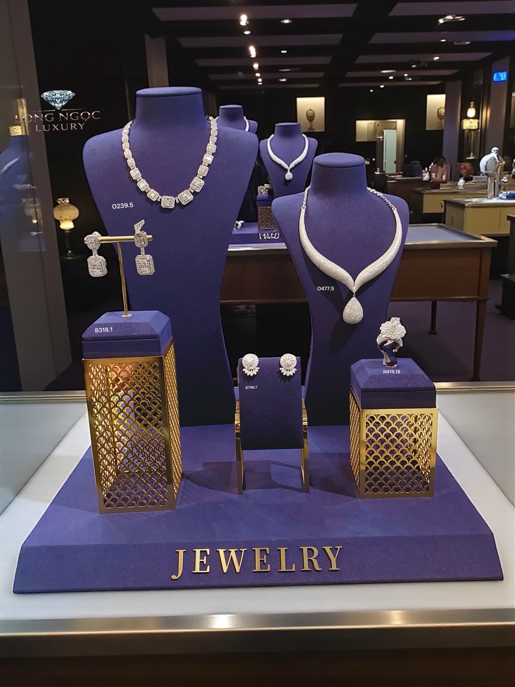 Nhận lịch Tết 2026 tại Long Ngọc Luxury