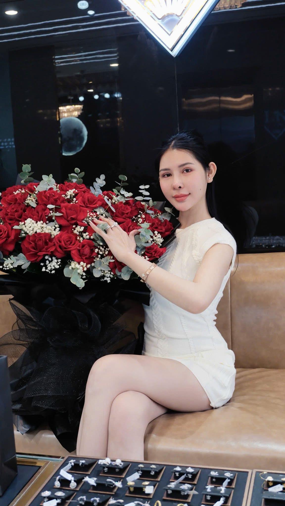 Không gian mua sắm tại Long Ngọc Luxury